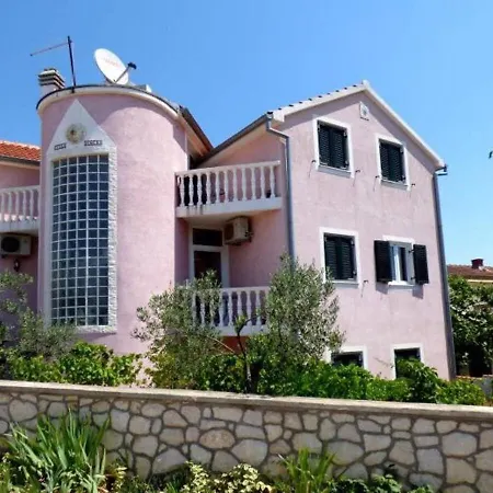 Apartment Dragan