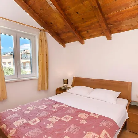 Apartment Dragan *